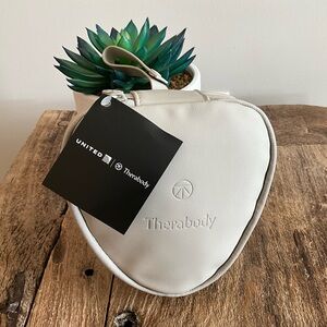 NWT United x Therabody Polaris Amenity Kit